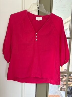 XiRENA Bright Fuchsia V-Neck Button Blouse